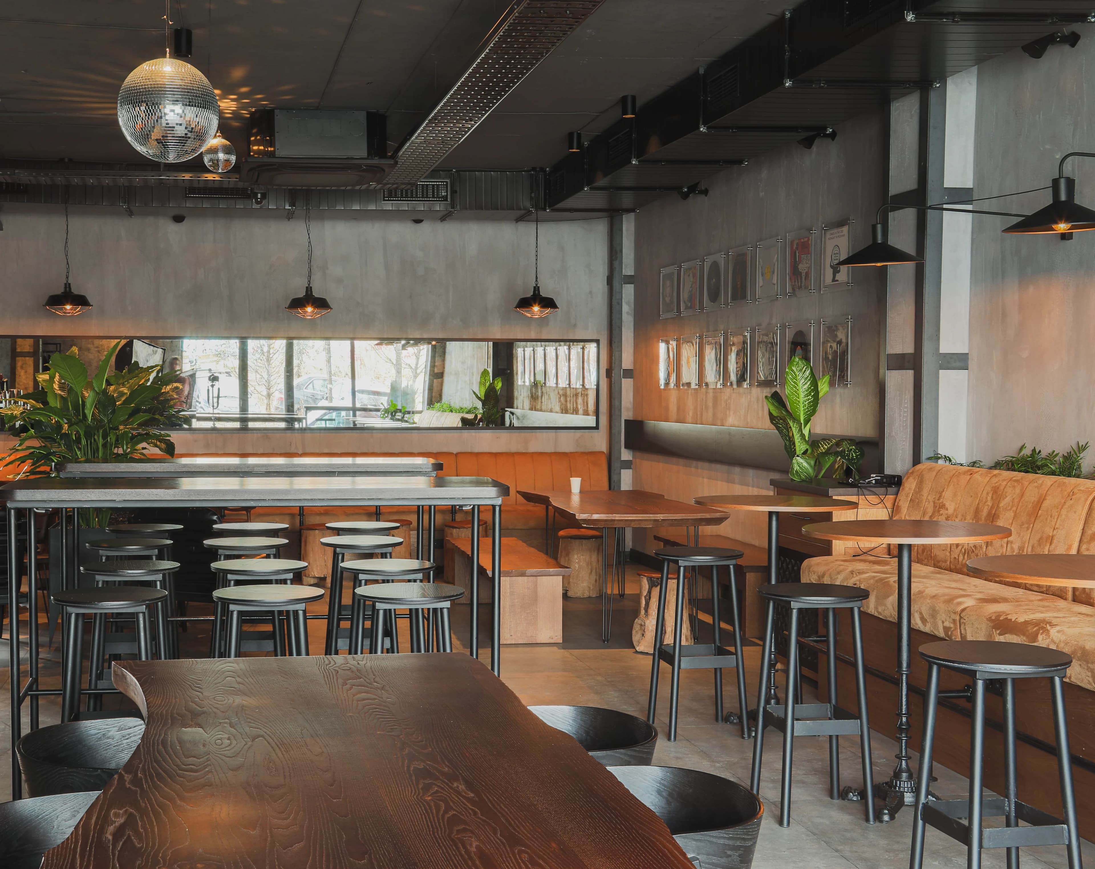 Spot Bar — 3