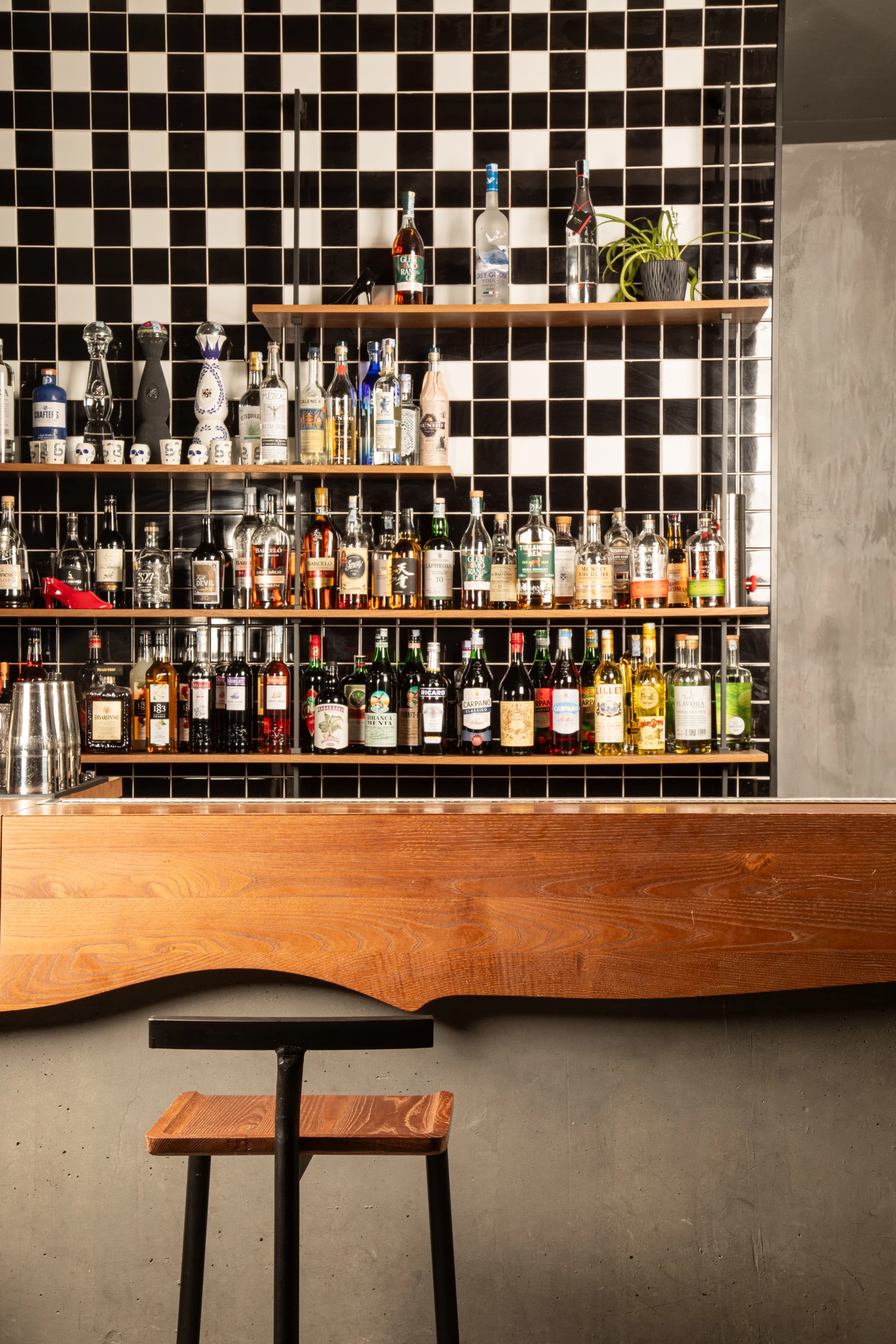 Spot Bar — 14